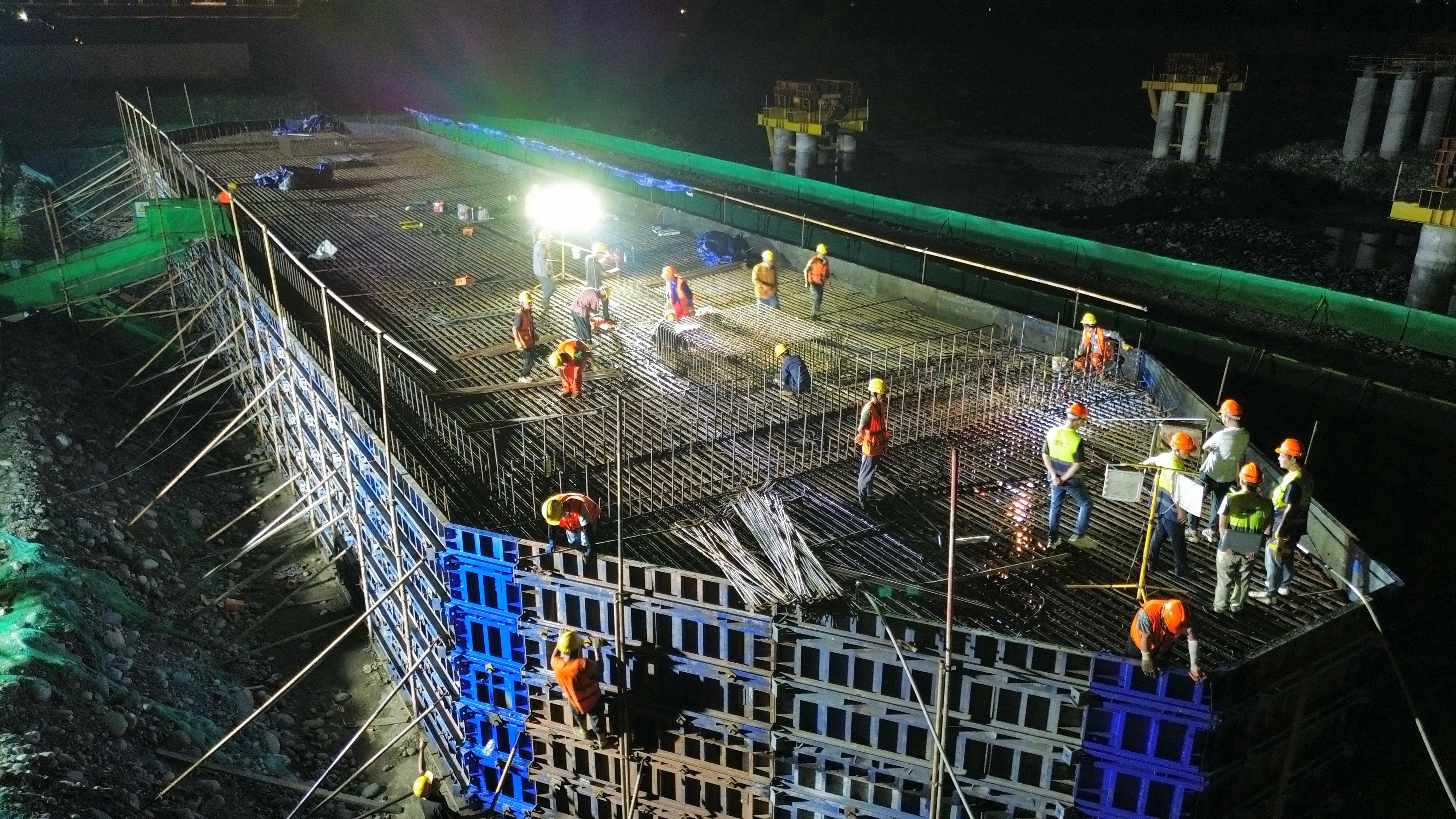 1724726949772420.jpg 青城桥2.jpg